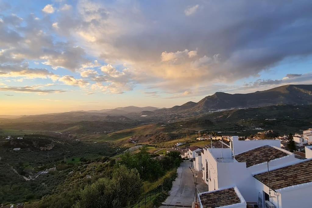 Maison d'hôtes Entre Vistas à Zahara De La Sierra Extérieur photo